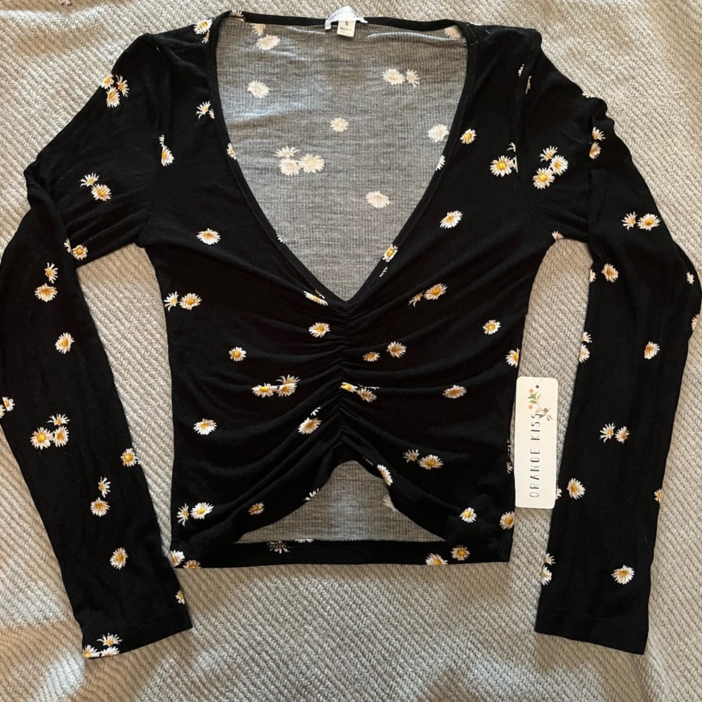 *FLAWED* NWT Orange Kiss Ruched Cropped Floral Long Sleeve Top